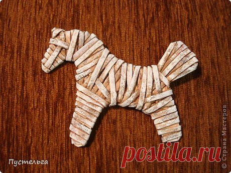 Плетение из газет. Лошадка и другие Бумажные Пряники для елочки.