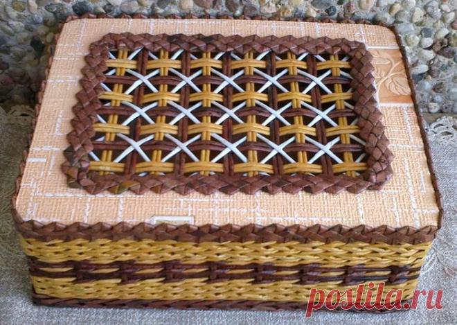 Плетение из газет. Мастер-класс на крышку с цветным узором из трубочек.