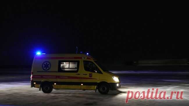 На Рублевском шоссе в Москве столкнулись легковушка и автобус