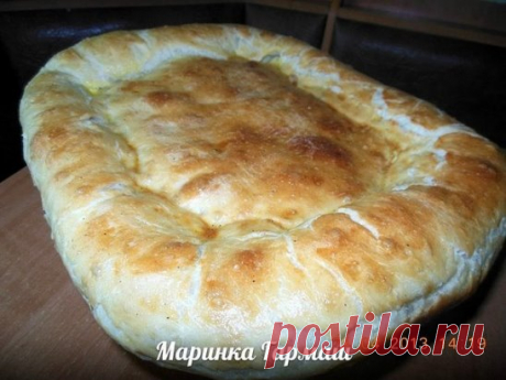 ЛАВАШ - ГРУЗИНСКИЙ
(Постный стол)
400 мл воды(теплой)
2 ч.л. соли
0.5 ч.л. сахара
1 ч.л. сухих дрожжей
4 стакана (200 мл) муки
2-3 ст.л. растительного масла(не в тесто!!!)
1) Теплая вода+сахар+дрожжи-оставить на 10-15 минут.
2) Добавить соль, и муку(просеять!!!). Вводить по одному стакану!!!!
3) Замесить тесто (оно должно отлипать от рук. Дать подойти 1-1,5 часа, затем смазать руки маслом растительным и опустить тесто, дать снова подойти.
4) Формирую руками овал, (раскатывать не нужно), пол