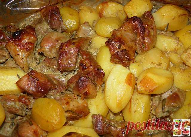 Нам принесли мясо, вкуснее которого я не ела в жизни. Оно было и жаренным и тушеным одновременно, ароматным но не забитым избытком специй. Оно таяло во рту, казалось чуть сладковатым, но с благородной кислинкой.. И мягкости необычайной…

Берете любое любимое в вашей семье мясо 
В казанке разогреваете, раскаляете растительное масло. В него, небольшими порциями, буквально по пять кусочков, вбрасываете ваше мясо (размеры кусков как на гуляш). Шумовкой достаёте обжаренное до р...