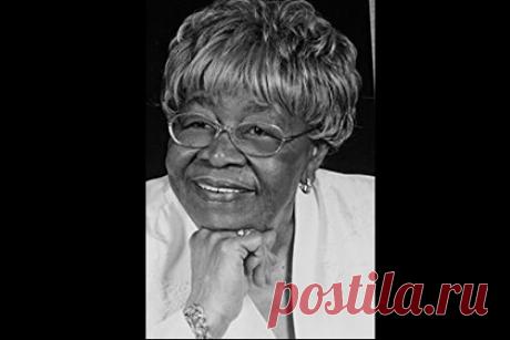 Умерла актриса из «Черной пантеры». Американская актриса Дороти Стил (Dorothy M. Steel), исполнившая роль старейшины в фильме «Черная пантера», скончалась в возрасте 95 лет. Актриса скончалась в пятницу, 15 октября, в своем доме в Детройте, штат Мичиган. Стил родилась 23 февраля 1926 года в Мичигане, США.