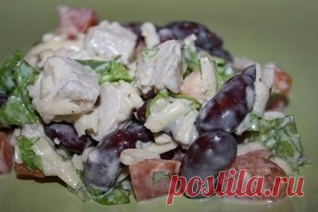 Салат с курицей и фасолью
Вкусненько! Особенно приятно то, что все ингредиенты не надо готовить, кроме куриного филе! :)
Ингредиенты:
красная фасоль 1 банка
сухарики 1 пачка
отварная куриная грудка
сыр 150 гр
зеленый салат
помидоры 1-2 шт
майонез