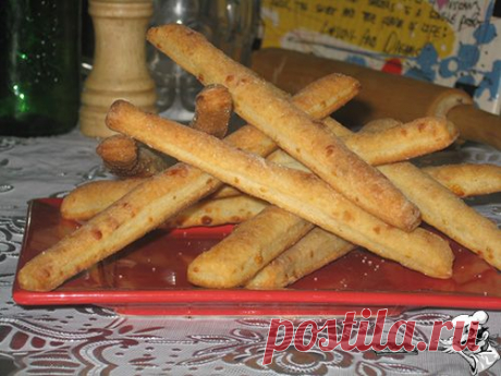 Сырные палочки
До безобразия простая и быстрая в приготовлении закуска.