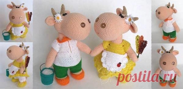 КОРОВКА И БЫЧОК
#ММВ_травоядные
Материалы и инструменты:

- пряжа основного цвета (я вязала jeans 160м\50г номер 21) – 1 или полтора моточка в зависимости от пллотности вязания;
- пряжа для одёжки(минимум два цвета – платье и панталончики) на ваше усмотрение;
- немного пряжи для рожек и кисточки хвоста;
- немного пряжи для ведёрка;
- шплинтовое крепление или 2 пуговицы (для коровки росточком 20 см диаметр 2 см). или можно обойтись без креплений, просто пришить голову));
- ...