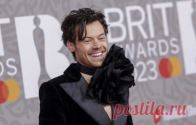 Гарри Стайлс получил четыре награды на музыкальной премии BRIT Awards. Британского певца признали лучшим исполнителем года и лучшим исполнителем в стиле поп/ритм-н-блюз, его композицию As It Was назвали "Песней года", а диск Harry's House - "Альбомом года"