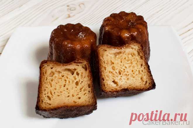 Канеле от Antonio Bachour | Cakerbaker.ru
Канеле — это небольшая классическая французская выпечка из региона Бордо. Они не похожи ни на что другое, что я когда-либо пробовала. Это что-то среднее между кексом и пирожным. Снаружи они покрыты тонкой карамельной корочкой, а внутри кремовые, влажные и при этом очень пористые. Технология их приготовления очень проста и не требует специальных навыков. Этот рецепт классических канеле я нашла в книге «The Baker» американского кондитера Antonio Bachour.