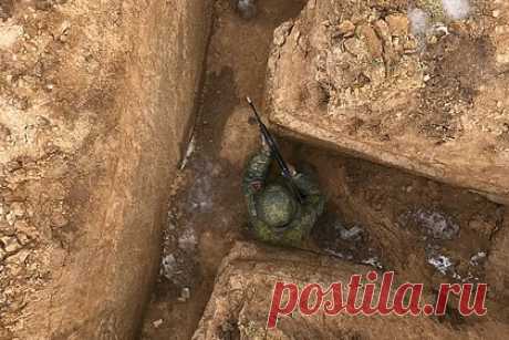 Полковник в отставке объяснил важность взятия российскими войсками Бахмутского. Взяв под контроль село Бахмутское в Донецкой народной республике, российские войска смогут освободить Артемовск и Соледар и открыть выход на Кременчуг. Об этом заявил военный обозреватель, полковник в отставке Виктор Литовкин. По его словам, ВС РФ важно взять Артемовск, так как под городом находятся соляные пещеры.