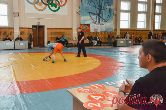 8 мая — Открытые Республиканские отборочные соревнования по вольной борьбе — ДУОР им. С. Бубки 8 мая на базе Училища олимпийского резерва им. С. Бубки прошли Открытые Республиканские отборочные соревнования по вольной борьбе, среди юношей и девушек 2006-2008 гг.р. Мероприятие состоялось при поддержке СК «Велес» в лице почётного президента Метлы Виталия Викторовича.  Спортсмены показали отличные результаты, лучшие были награждены заслуженными наградами.