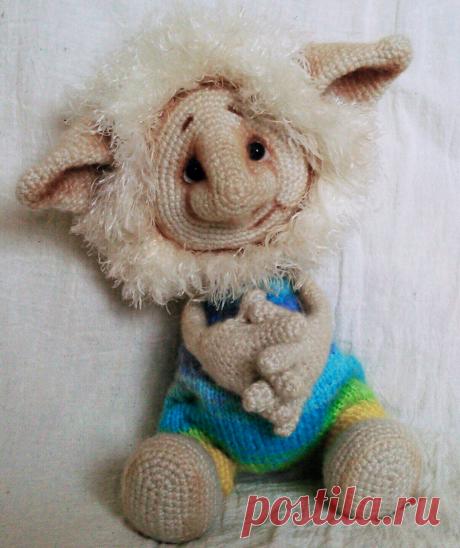 PDF Домовёнок крючком. FREE crochet pattern; Аmigurumi doll patterns. Амигуруми схемы и описания на русском. Вязаные игрушки и поделки своими руками #amimore - домовой, домовёнок, brownie, folletto buono, duszek, бровние, çikolatalı kek, домовик, tonttu, šotek, pruun. Amigurumi doll pattern free; amigurumi patterns; amigurumi crochet; amigurumi crochet patterns; amigurumi patterns free; amigurumi today.