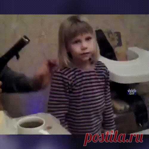 Папа тоже умеет делать хвостики😊