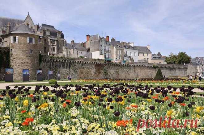 Самые красивые города Бретани. Ванн (Vannes).  Город расположен на юге Бретани, у  залива Морбиан (Golf du Morbhian). Ванн - крепость  |  Бретань - страна у моря. Путеводитель | Русский гид во Франции