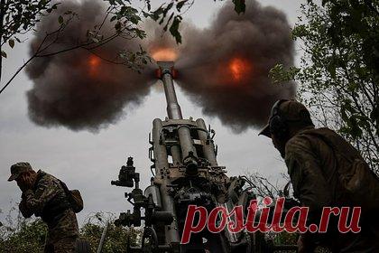 Снаряд попал в здание администрации Грайворона в ходе атаки украинской ДРГ. Снаряд попал в здание администрации города Грайворона Белгородской области, где проходит операция против украинской диверсионно-разведывательной группы (ДРГ). Об этом сообщил губернатор региона Вячеслав Гладков. Также были повреждены три частных жилых дома, в результате чего в них начался пожар.