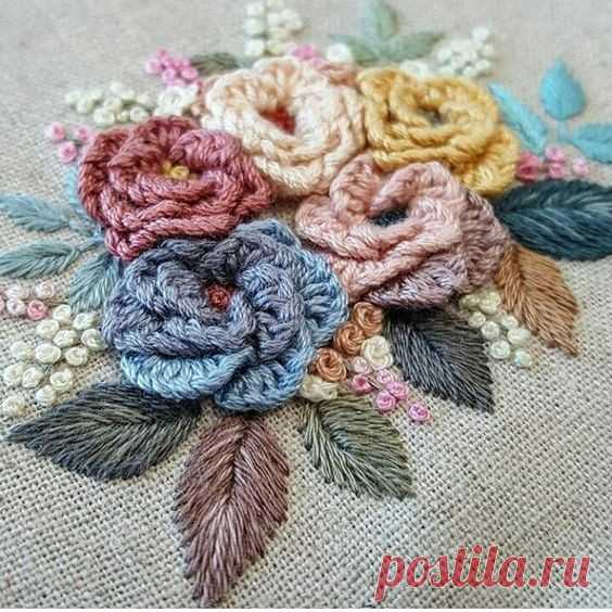 ​Объемная вышивка цветка