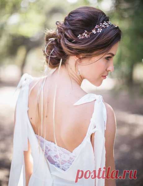 Пин содержит это изображение: Secret Forest Elopement Inspiration
