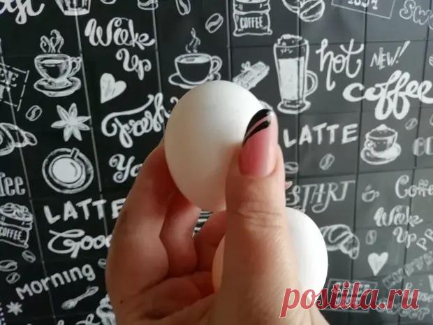 Вареные яйца будут мягкими и чистятся одним движением руки. Нужно добавить в воду простую специю - Будет вкусно - Социальная сеть 