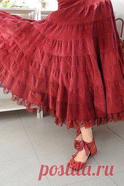 Многоярусная юбка КАЛЬКУЛЯТОР:
http://www.distedu.ru/mirror/_techno/www.osinka.ru/Sewing/Modelling/Ubki/13.html