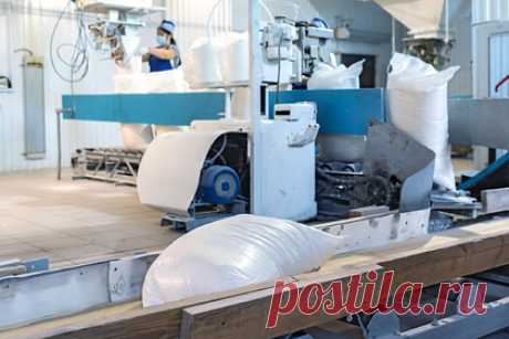 Крупнейший производитель сахара ответил на обвинения в завышении цен. Крупнейший в России производитель сахара «Продимекс» не считает себя ответственным за подорожание сахара в магазинах. Отвечая на обвинения в завышении стоимости, в «Продимексе» сказали, что доля поставляемой ими продукции не так значительна, чтобы повлиять на цены. Ранее ФАС возбудила дело.