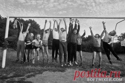 “Дворовые затеи” советских детей / Назад в СССР / Back in USSR