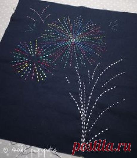 Hanabi (fire flowers), free pattern here: sakepuppets.com/2012/07/19/fire-flowers-a-free-summer-sas...