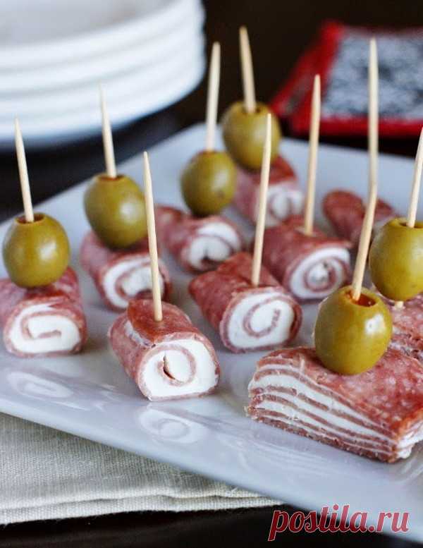 Канапе с салями и сливочным сыром