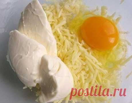 Запеканка из тертого картофеля с сыром и чесноком