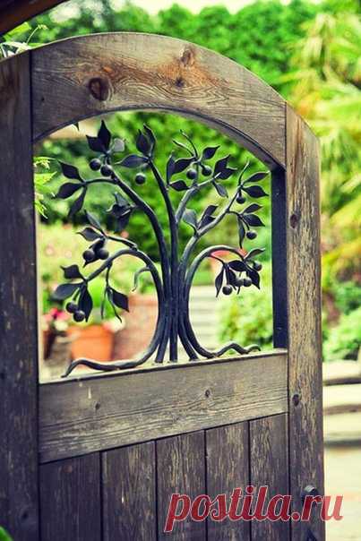 Пройдемте в сад? Я покажу вас розам.

Ричард Шеридан