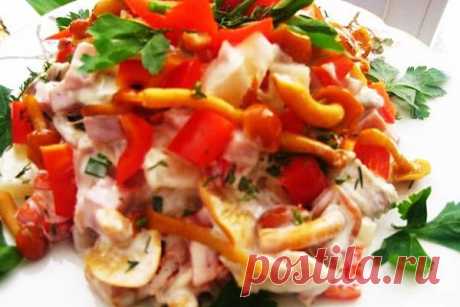 Салат с курицей и маринованными опятами «Феерия вкуса»