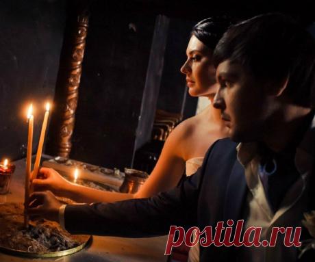 Как приворожить девушку по фото в домашних условиях и какие можно читать привороты Любовная магия всегда привлекала интерес не только молодых девушек, но и парней. Все чаще мужчины интересуются, как приворожить девушку и что для этого нужно сделать. Чтобы разобраться с этим, необходимо ознакомиться с особенностями любовных магических ритуалов и приворотов на девушку.