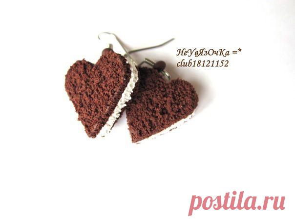 сладкие сердечки)
полностью ручная работа. 
Материал:полимерная глина,металлическая фурнитура под серебро.
цена:250 р.