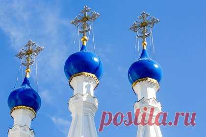 Священник ПЦУ попытался болгаркой вскрыть храм Украинской православной церкви. В Черновицкой области Украины священник раскольнической Православной церкви Украины (ПЦУ) принял попытку вскрыть храм Украинской православной церкви. Раскольник вооружился болгаркой и начал резать замки храма архангелов Михаила и Гавриила в селе Старая Жадова. Ему помешали прибывшие прихожане.