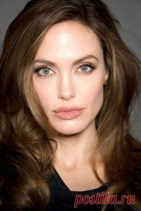 Анджелина Джоли
