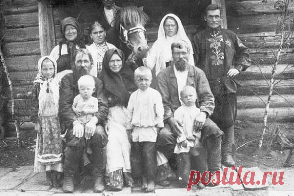 ПО КАКОМУ ПРИНЦИПУ НАЗЫВАЛИ ДЕТЕЙ НА РУСИ? 
Русское имя – это сложная формула, в истории которой далеко не все однозначно. Как давали имена на Руси, что такое феномен «полуимени», и какими были настоящие имена русских царей? 
ПРОЗВИЩА.
 Традиц…
