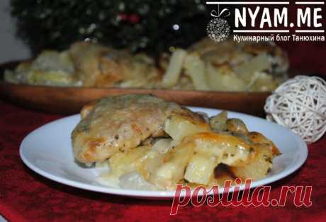 Курица запеченная с картошкой и сыром (рецепт с фото) | Nyam.Me