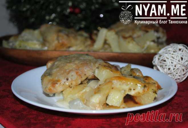 Курица запеченная с картошкой и сыром (рецепт с фото) | Nyam.Me
