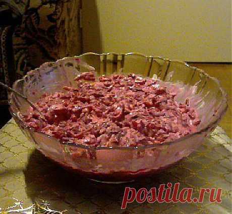 Салат из свеклы. Салат из свеклы с сыром. Кулинарные рецепты приготовления салатов из свеклы с фото.