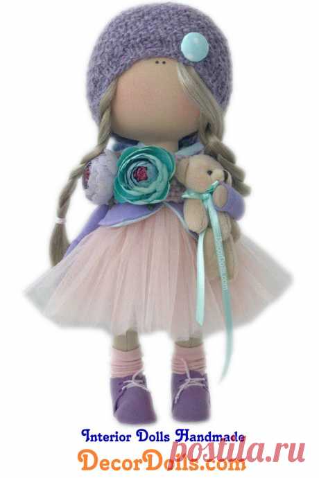 Cloth Tilda Doll, Stoffpuppe, Poupée, Handmade Fabric Doll, Textile Art Doll, Bambole Rag Doll, Puppen Muñecas Doll Yulia K Hello, dear visitors!This is handmade cloth doll created by Master Yulia K. (Sochi, Russia).  Doll is made by Order.Order production time is 4-6 weeks. FREE SHIPPING TO ANY COUNTRY.Doll is 30 cm (11,8 inch) tall and made of only quality materials.All dolls stated on the photo are made by Yulia K.You can find them in ou