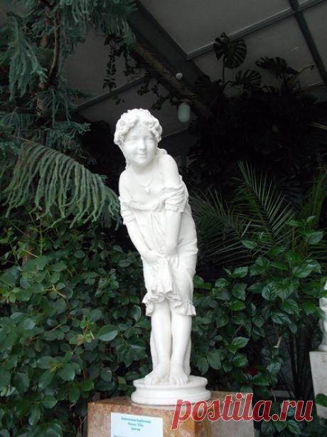 Девочка в Воронцовском дворце