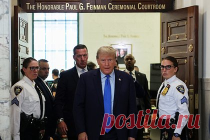 Суд в США разрешил Трампу баллотироваться в президенты. Верховный суд США не стал запрещать бывшему президенту Дональду Трампу участвовать в выборах как «мятежнику». «Ходатайство об истребовании дела отклонено», — говорится в опубликованном списке постановлений инстанции. Ранее иск против Трампа в нескольких штатах подал республиканец Джон Кастро.