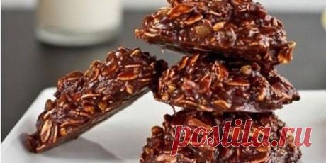 Приготовить вкусное печенье за 5 минут?
Ингредиенты:
● Полстакана овсяных хлопьев,● 1/4 стакана тертого черного шоколада,
● 1 большой банан,
● 1 ч. ложка ванильного сахара,
● 1 ст. ложка тыквенных семечек,
● 1 ч. ложка какао-порошка.
Способ приготовления:
Расплавь шоколад в стакане в микроволновой печи (около 40-60 сек), и после добавь в него размягченную вилкой мякоть банана. Далее перемешай все оставшиеся ингредиенты в мисочке, добавь в нее шоколадную смесь и на блюдо с ...