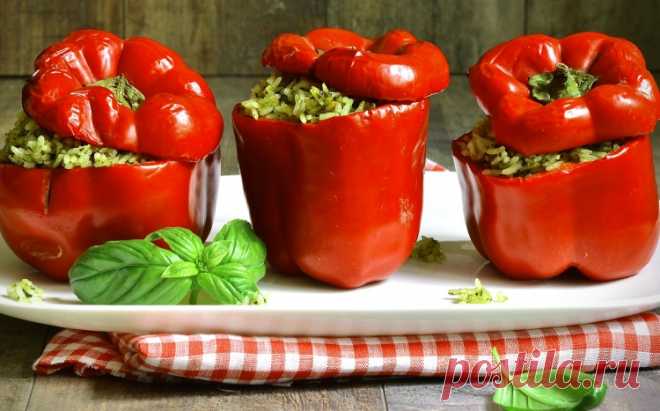 Перец фаршированный рисом с овощами - Простые рецепты Овкусе.ру