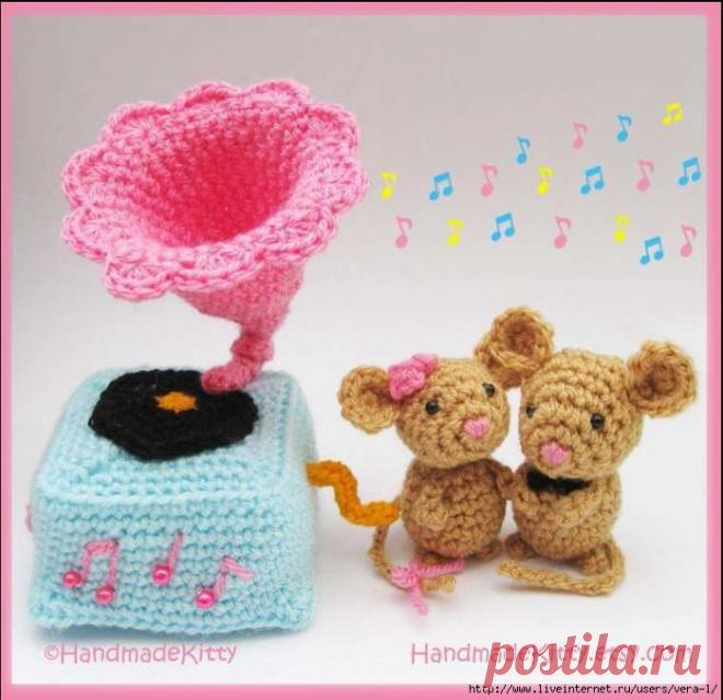 Мышки с граммофоном. Автор Дженни Ллойд.