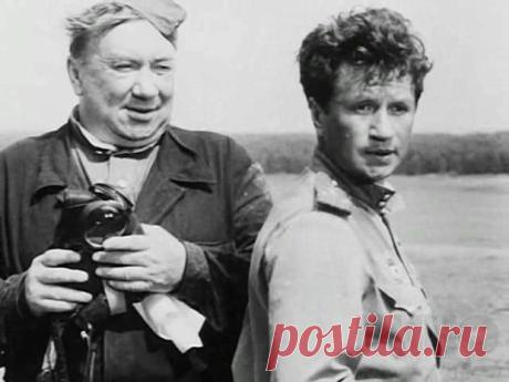 Актеру Алексею Смирнову, знаменитому Макарычу из фильма «В бой идут одни «старики», 28 февраля исполнилось бы 95 лет. Его узнавали на улице и улыбались. Ну а как еще, ведь он всегда был такой смешной…