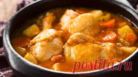 Жаркое из картофеля и курицы: домашняя кухня - Будет вкусно - Социальная сеть "МТ.RU" Не жалейте специй и обязательно дайте готовому блюду настояться — тогда жаркое получится с насыщенным ярким вкусом! 🔴Подписывайтесь на канал! К жаркому из курицы и овощей лучше всего поддавать квашеную капусту и соленые помидоры и огурцы. Так же хорошо сочетается с жарким и домашние маринованные Подписывайтесь, читайте, комментируйте, ставьте лайки