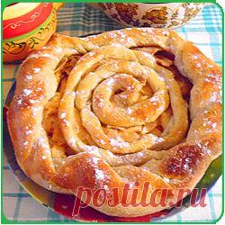 Слоеный пирог с яблоками – рецепт в духовке с фото