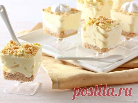 Новогодние десерты 2021 в креманках - Топ-10 простых и вкусных рецептов с фото Новогодние десерты в креманках 2021 – это отличный способ порадовать себя и близких. После изучения топ-10 простых рецептов, даже начинающий кулинар сможет приготовить вкусное и красивое как на фото блюдо.