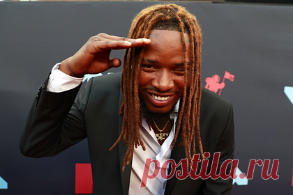 Рэпер Fetty Wap признал вину по делу о распространении наркотиков. Рэпер Fetty Wap признал себя виновным по обвинению в хранении и распространении более 100 килограммов наркотиков. Музыкант рассказал, что действительно находился в сговоре с преступной бандой Лонг-Айленда. По законам США, исполнителю может грозить тюремное заключение сроком от пяти до 40 лет.