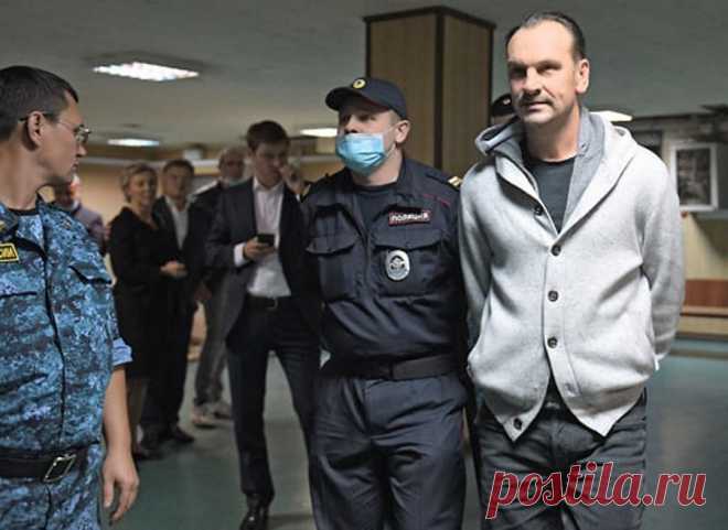 Топ-менеджера крупнейшего банка «ТРАСТ» задержали за мошенничество
