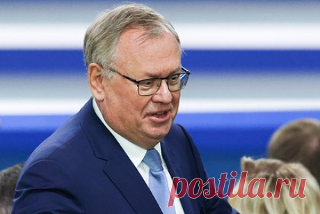 ВТБ назвал сроки возвращения к выплатам дивидендов. Государственный банк ВТБ планирует вернуться к выплате дивидендов по итогам 2025 года. Об этом заявил президент — председатель правления ВТБ Андрей Костин. По его словам, по итогам новой трехлетней стратегии развития финансовая организация планирует заработать 650 миллиардов рублей к 2026 году.