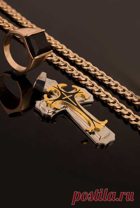 Что представляет из себя эксклюзивный дизайн комплекта Dominik? Для этой уникальной линейки моделей характерен строгий и необычный дизайн с ярким акцентом на брутальность. Ничего лишнего.